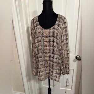 Women’s size 12 tapemeasure Multicolor Patterned Blouse, top, shirt